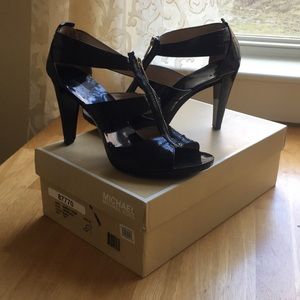Michael Kors Black Zipper Heels SZ 10